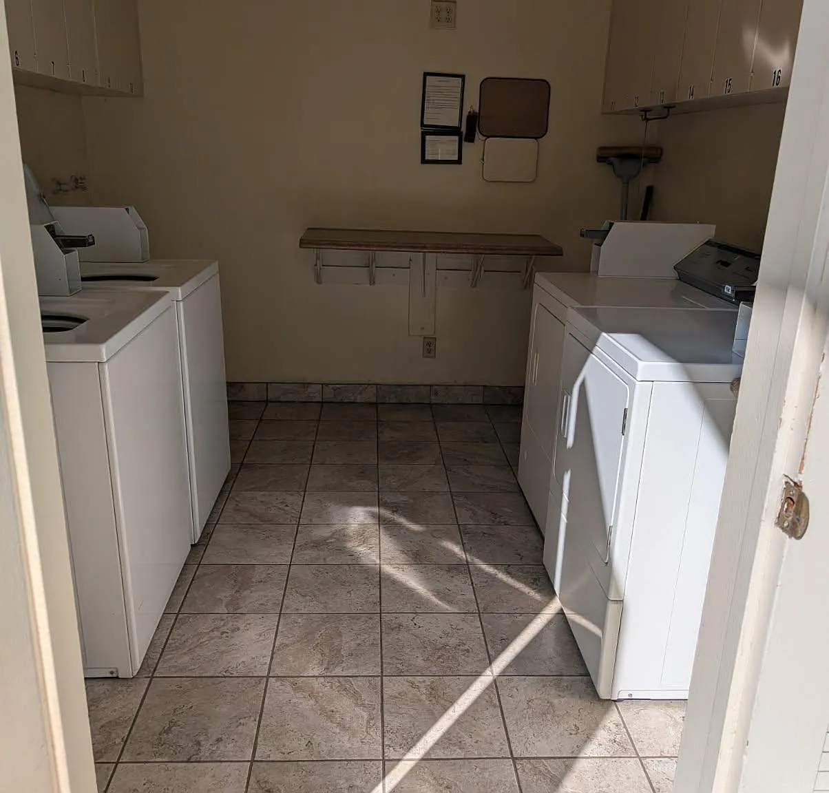 2 bed, 1300 sqft, $2,700 — Photo 3