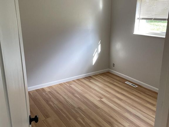 5th image of 17819 Webb Cliff Dr #2