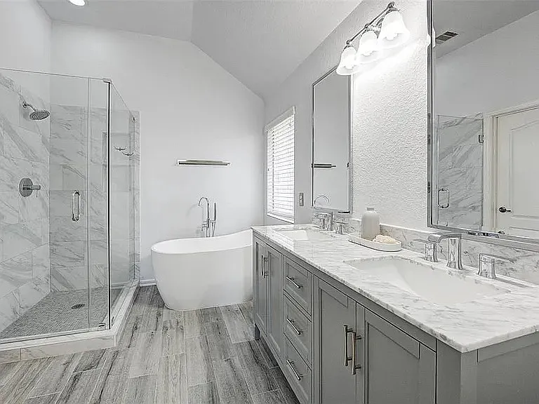 3 bed, 2063 sqft, $2,327 — Photo 3