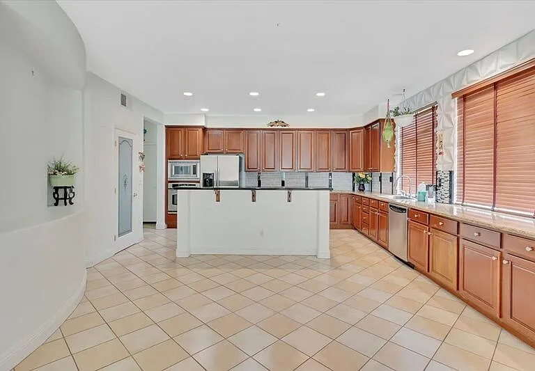 208 Otter Glen Ct — Photo 14