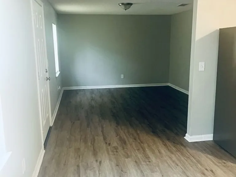 8326 Walden Rd E — Photo 7