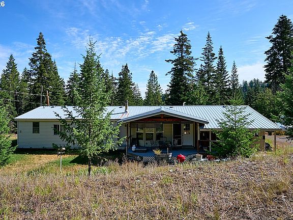 3rd image of 61216 Old Ski Run Rd