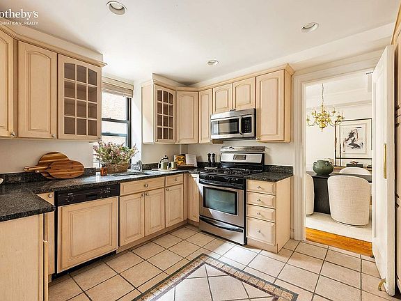 5th image of 314 W 77th St APT 4AB