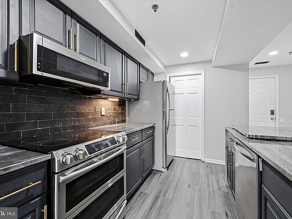 4th image of 1960 Superfine Ln APT 90