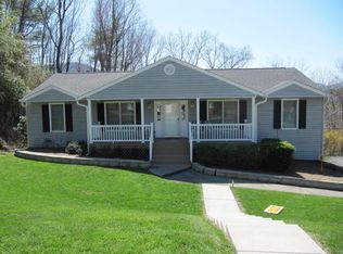 4128 Woodridge Dr, Roanoke, VA 24018