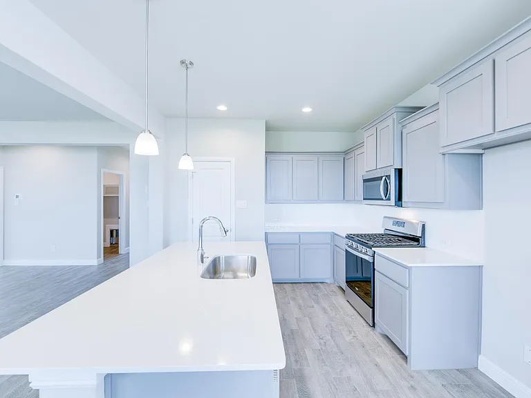 313 Roundstone Rd — Photo 10