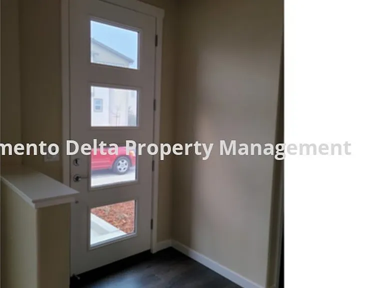 4451 Ocean Ln — Photo 4