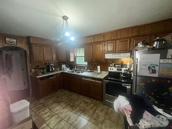 3rd image of 723 W Lockridge St