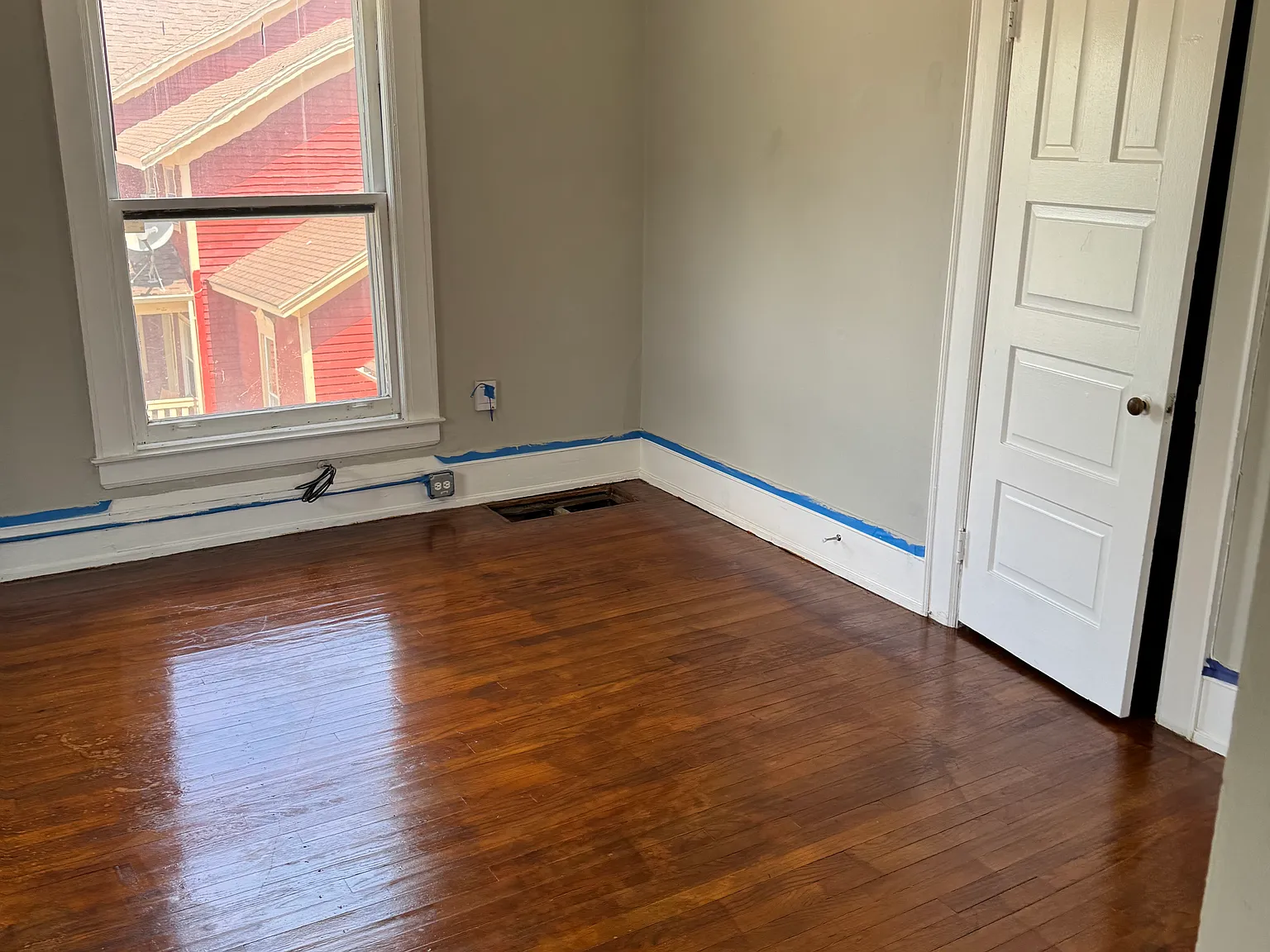 2 bed, 1041 sqft, $1,600 — Photo 4