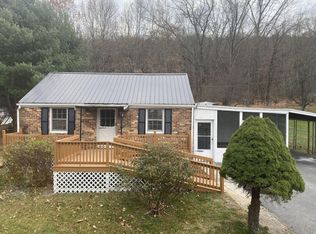 824 S Delphine Ave, Waynesboro, VA 22980