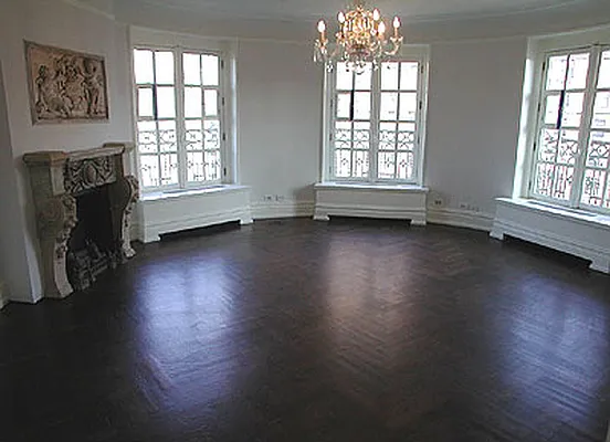 Rented by Verdi Square Realty | media 2