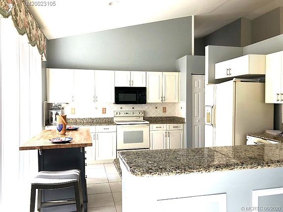 3rd image of 1603 SE Ballantrae Blvd
