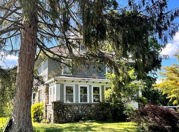 1st image of 611 Avenue M