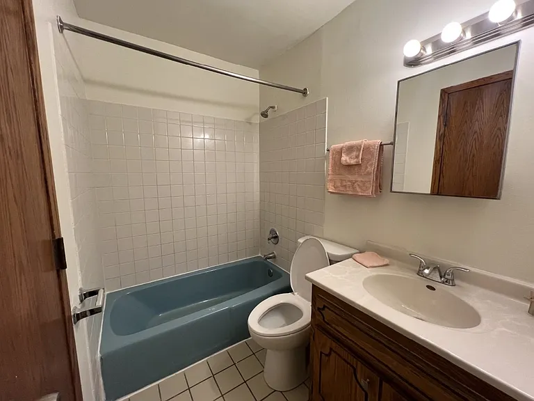MV Apartments — Photo 11