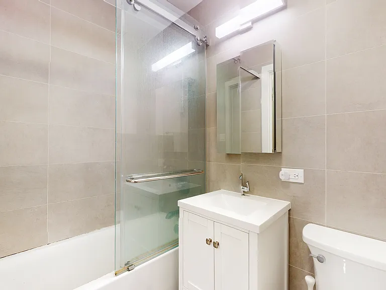 315 7th Ave #2C — Photo 7