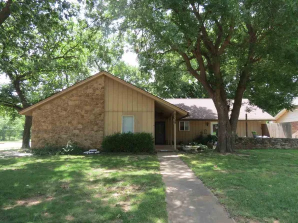 1124 S McFarland St, Stillwater, OK 74074