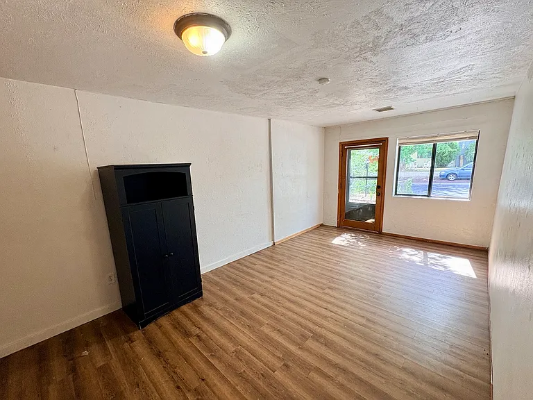 2804 N Jamison Blvd — Photo 19