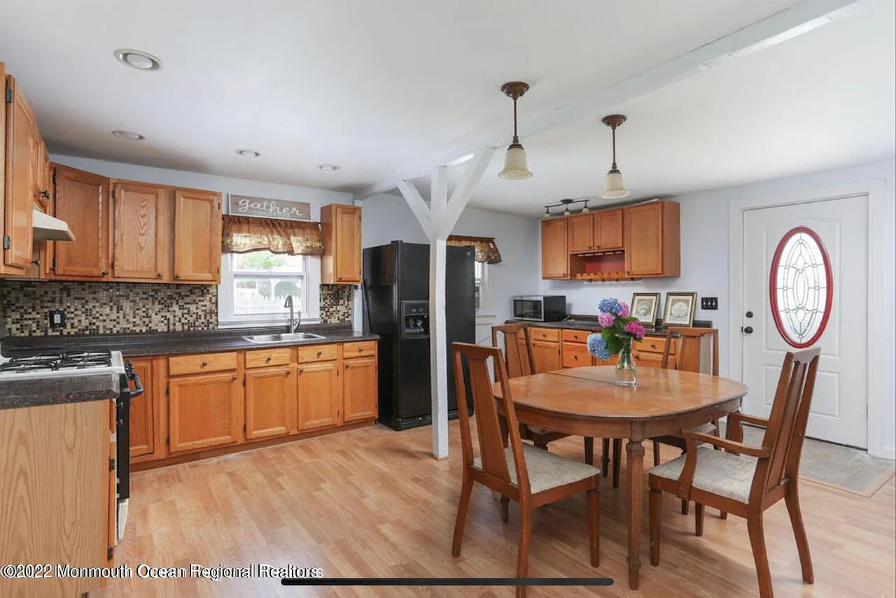 3 bed, $2,250 — Photo 3