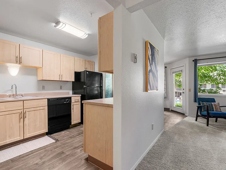 Creekside Apartments — Photo 25