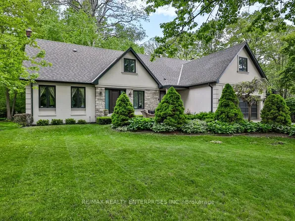 208 Mineola Rd W, Mississauga, ON L5G 2C7