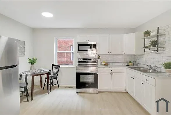3 bed, $1,295 — Photo 2