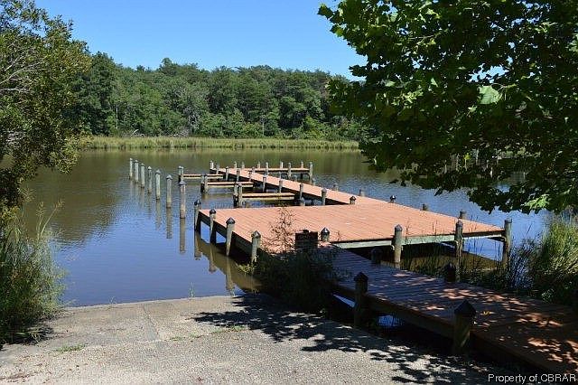 2nd image of 114 Buoy Dr #114