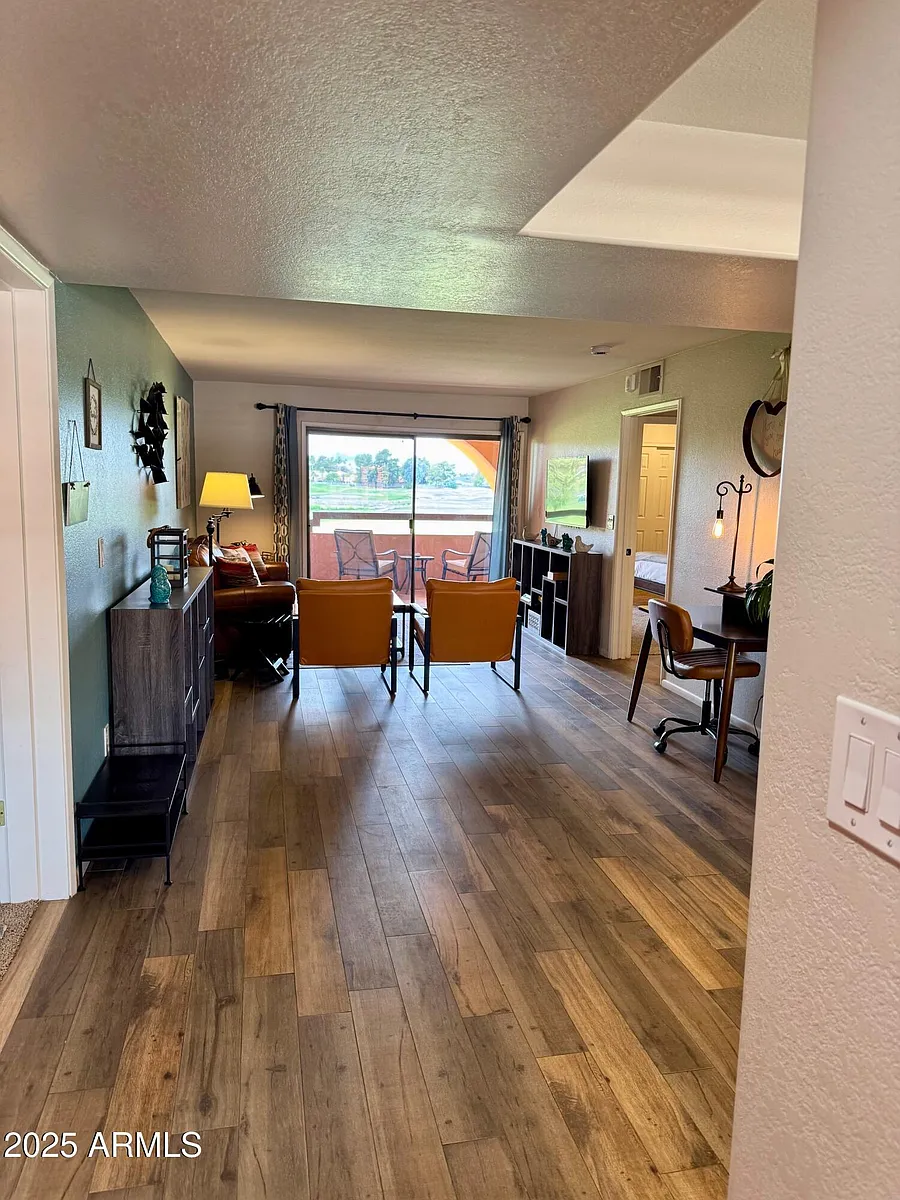 Building Photo - 4303 E Cactus Rd #235