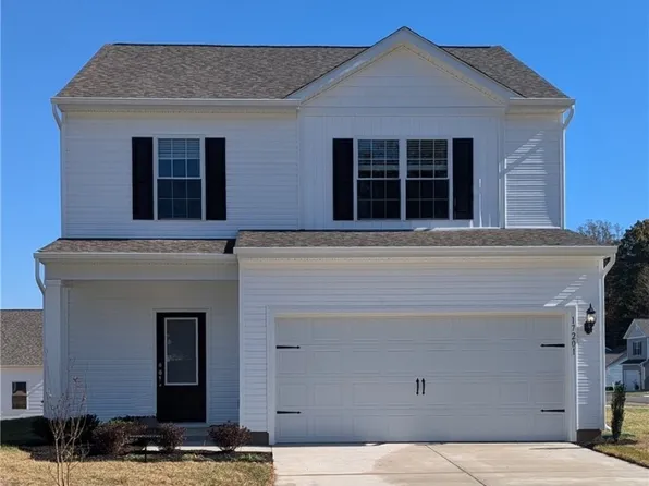 17201 Russell Coghill St, Bowling Green, VA 22427