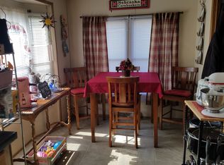 1226 SE 42nd St, Topeka, KS 66609