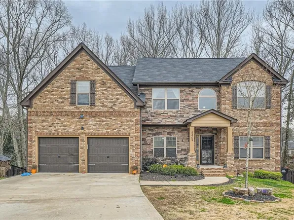 5809 Savannah River Rd, College Park, GA 30349