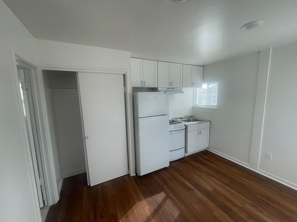 2nd image of 3403 San Leandro St #5