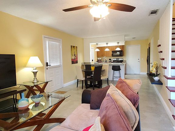 3rd image of 6132 Oak Cluster Cir
