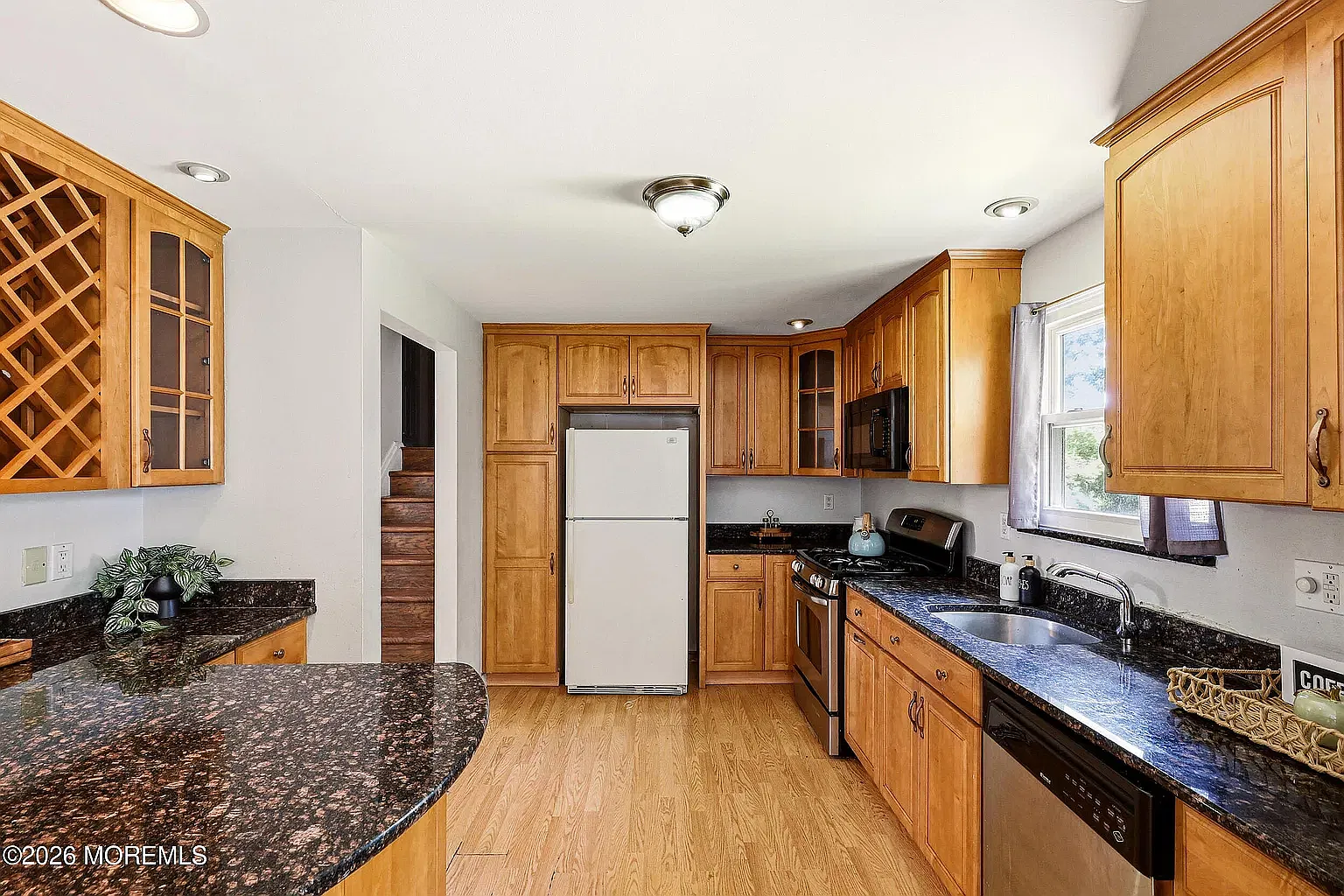 3 bed, 1665 sqft, $3,400 — Photo 3
