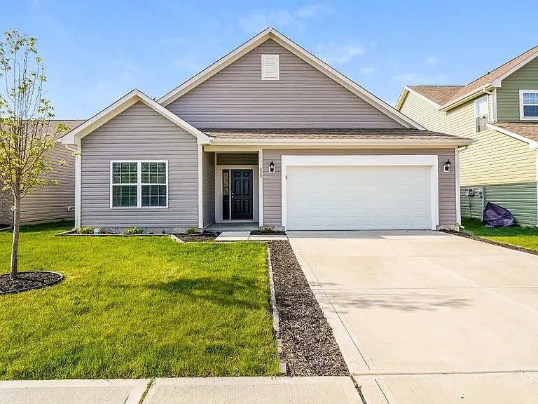823 Fieldstone Dr — Photo 10