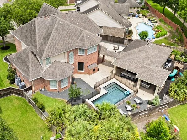 7722 Northwoods Dr, Sugar Land, TX 77479