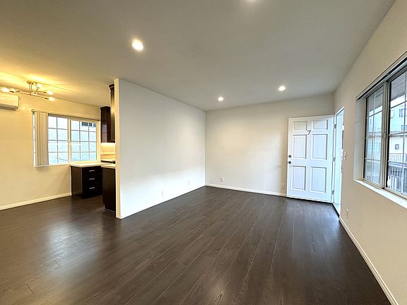 4th image of 1830 Corinth Ave APT 7