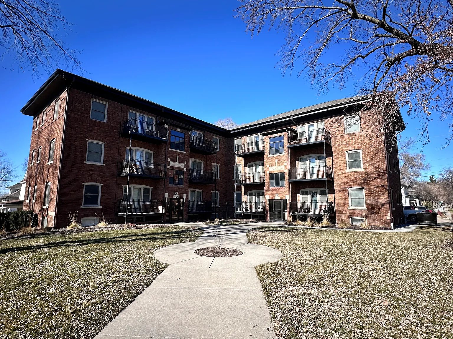 Fairview Apartments — Photo 1