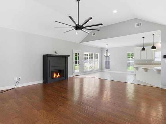 5th image of 110 Archel St