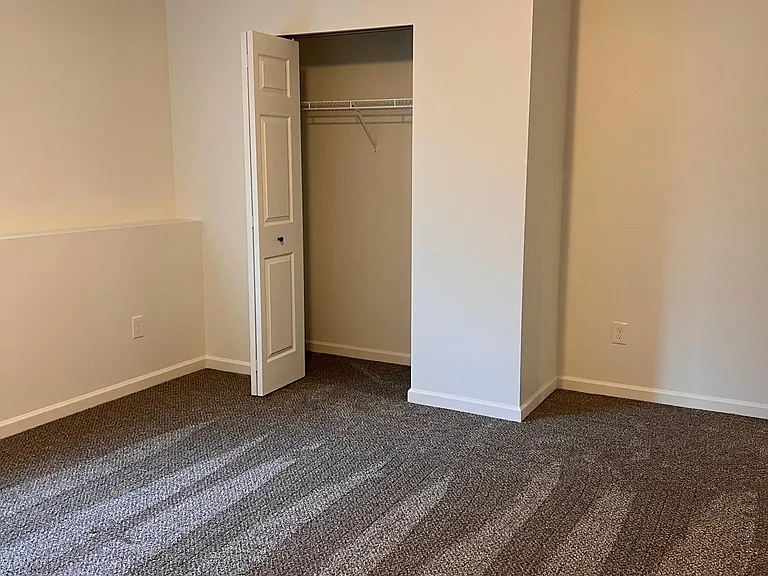 3310 Chapel Hill Dr W — Photo 16