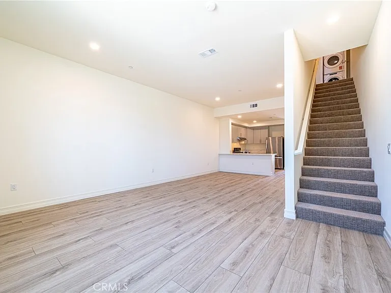 150 N New Ave #2 — Photo 12