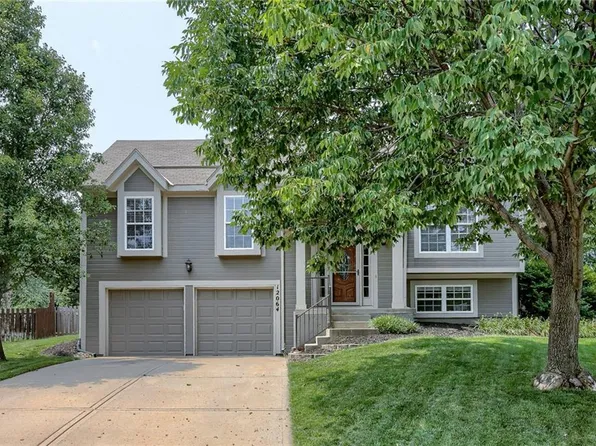 12064 S Marion St, Olathe, KS 66061