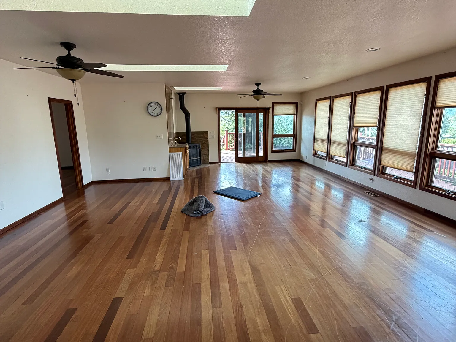 3 bed, $3,000 — Photo 2