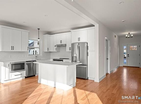 2nd image of 16 Fieldstone Court #16
