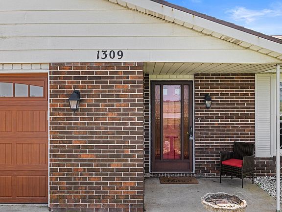 4th image of 1309 E State Road 28