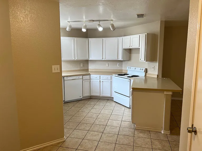 9642 Sekula Dr — Photo 6