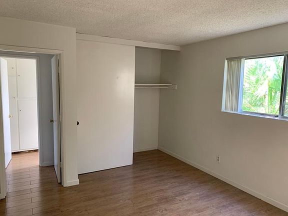 3rd image of 305 N Vinedo Ave