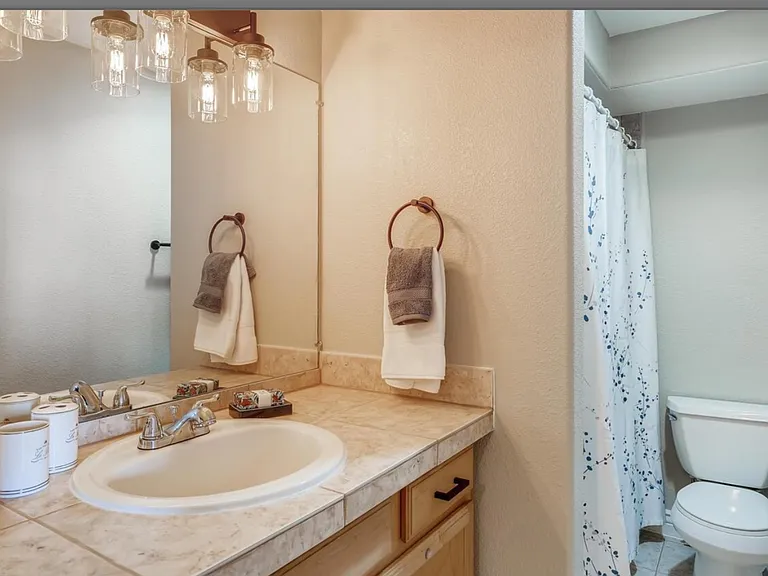 1833 N Williams St #406 — Photo 2