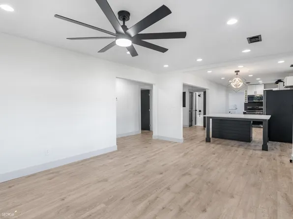 433 Carleeta St, Barnesville, GA 30204