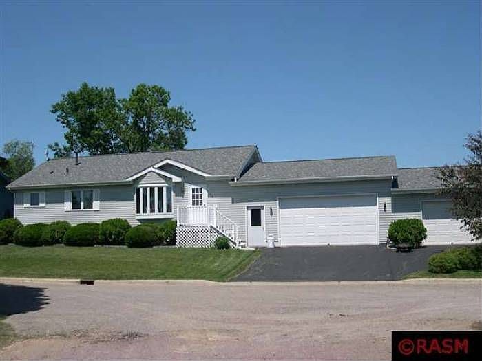 1st image of 229 Laclaire St