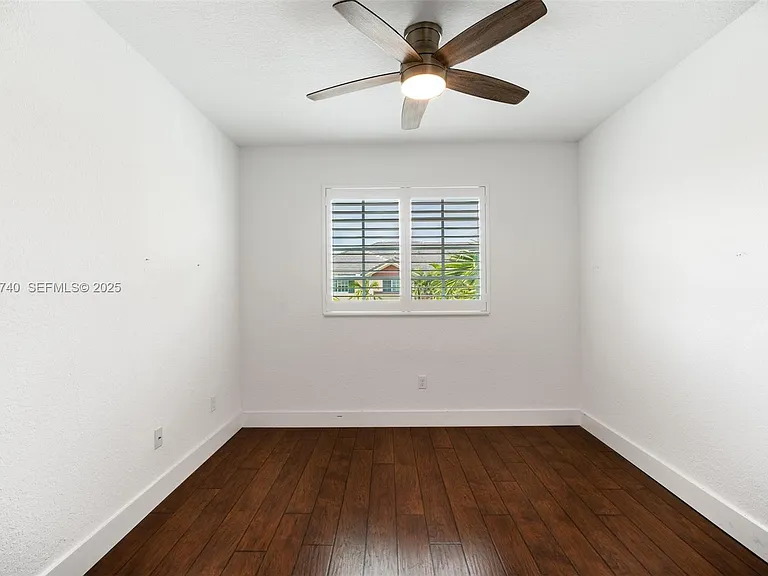4652 Horseshoe Cir — Photo 29
